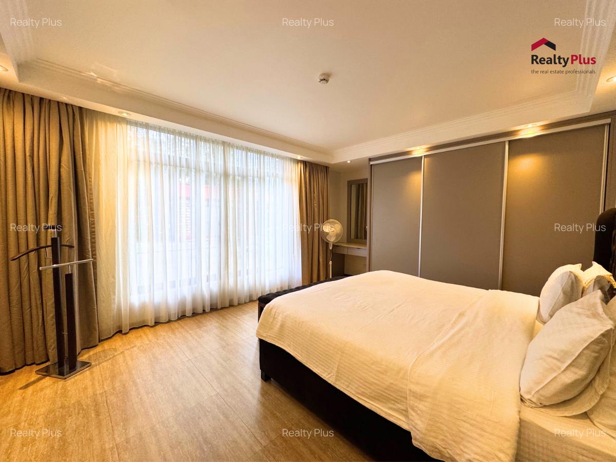Serviced 2 Bed Apartment with En Suite at Dennis Pritt Road - 10
