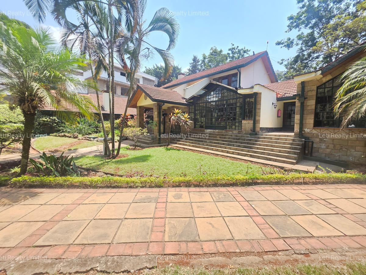 4 Bed House with En Suite in Lavington - 8