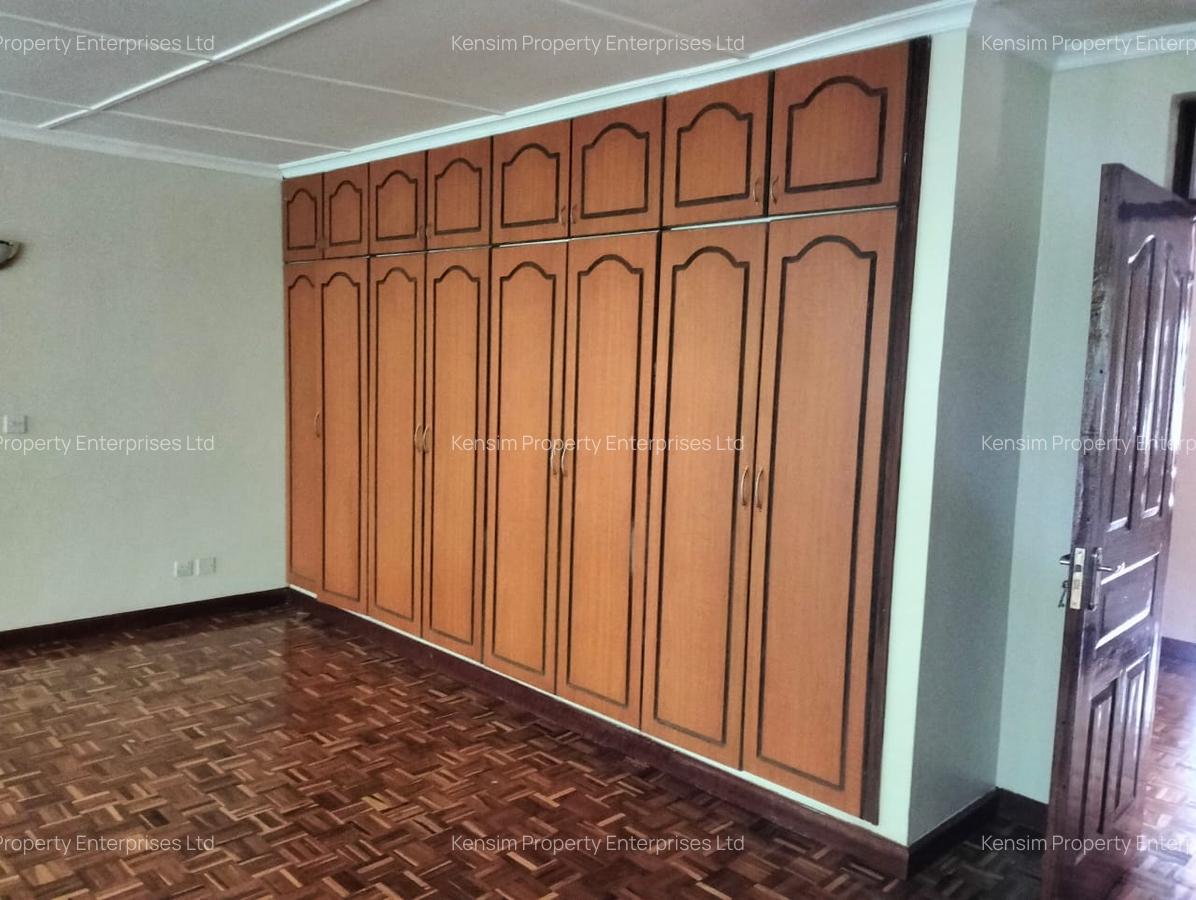 4 Bed Townhouse with En Suite in Lavington - 4