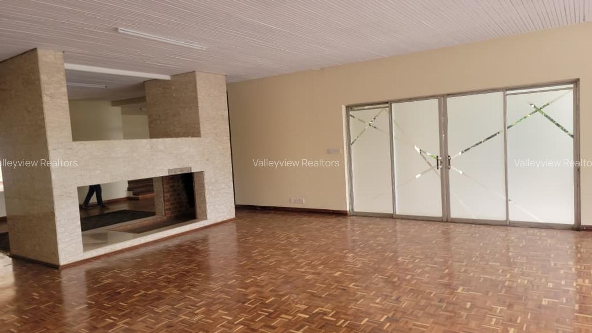 2,120 ft² Office with Service Charge Included at Lavington - 10