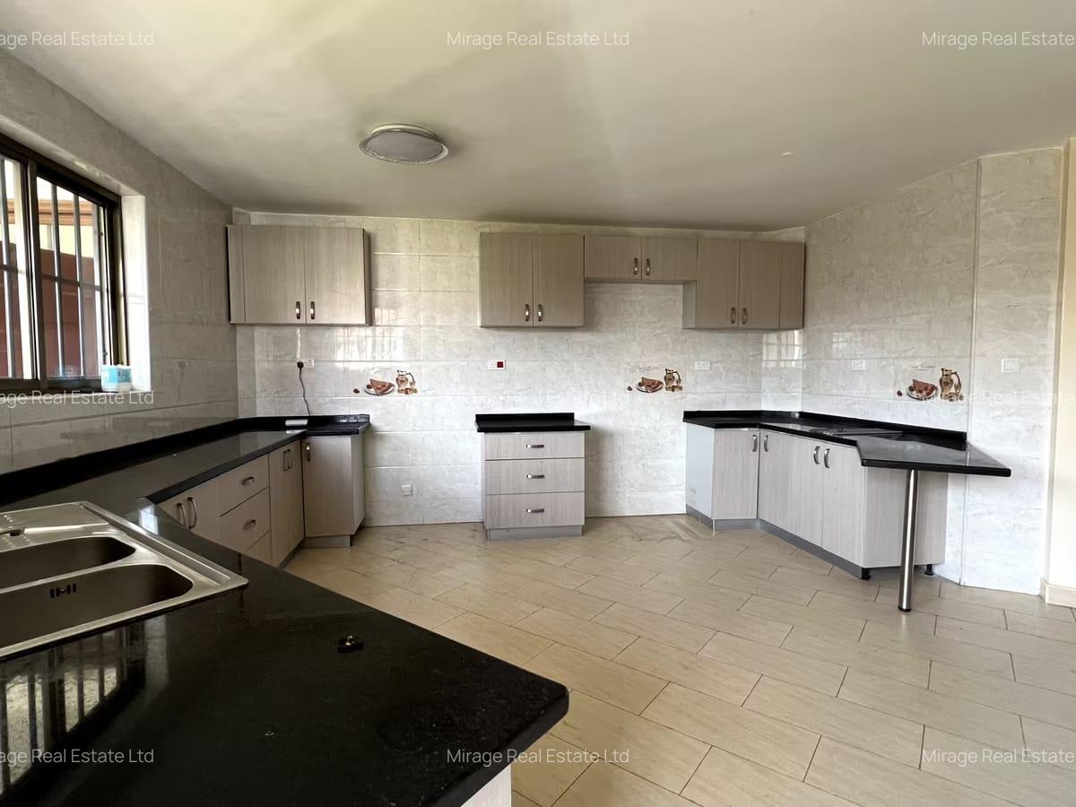 3 Bed Apartment with En Suite in Lavington - 12