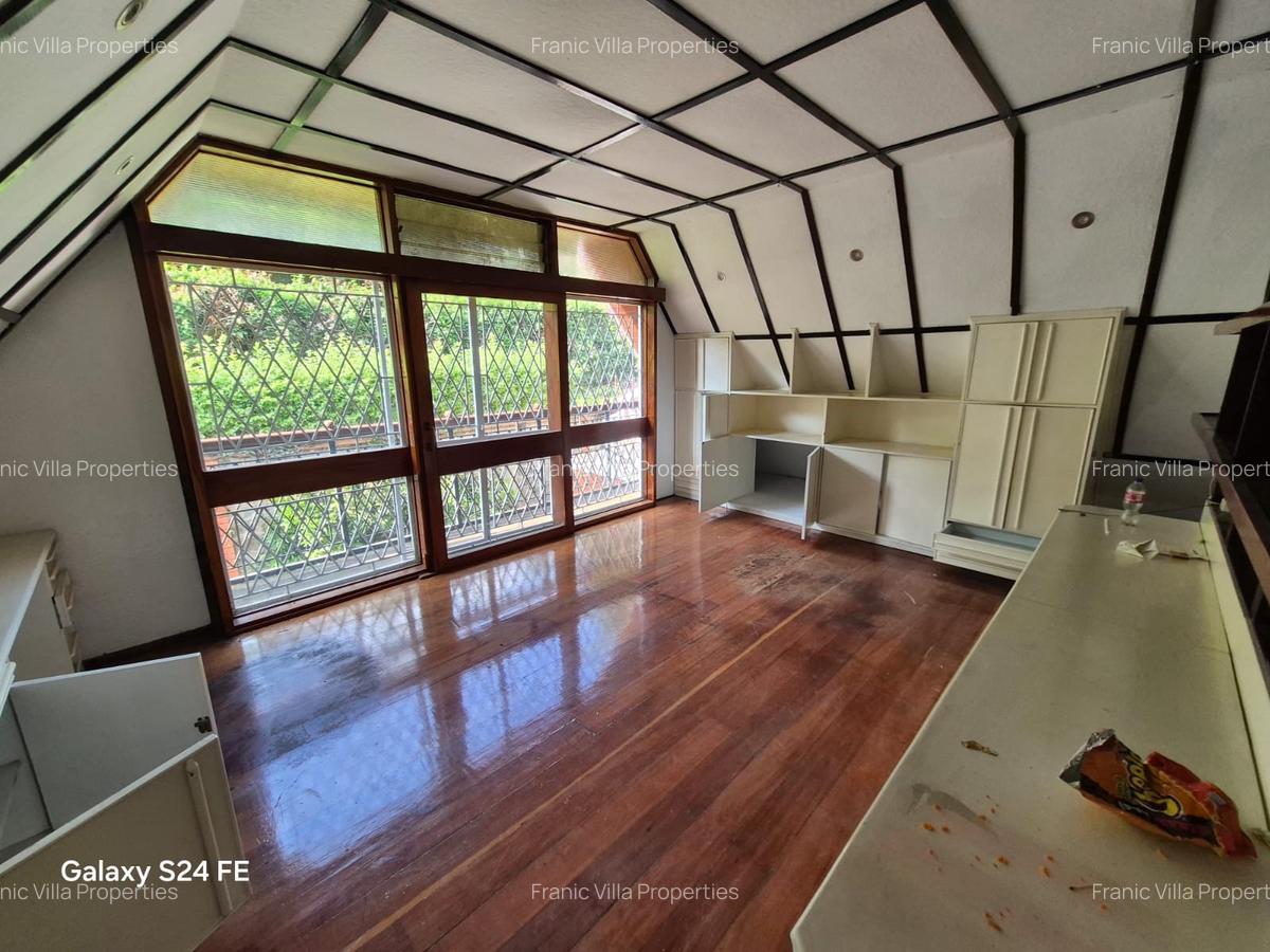4 Bed House with En Suite at Spring Valley - 10