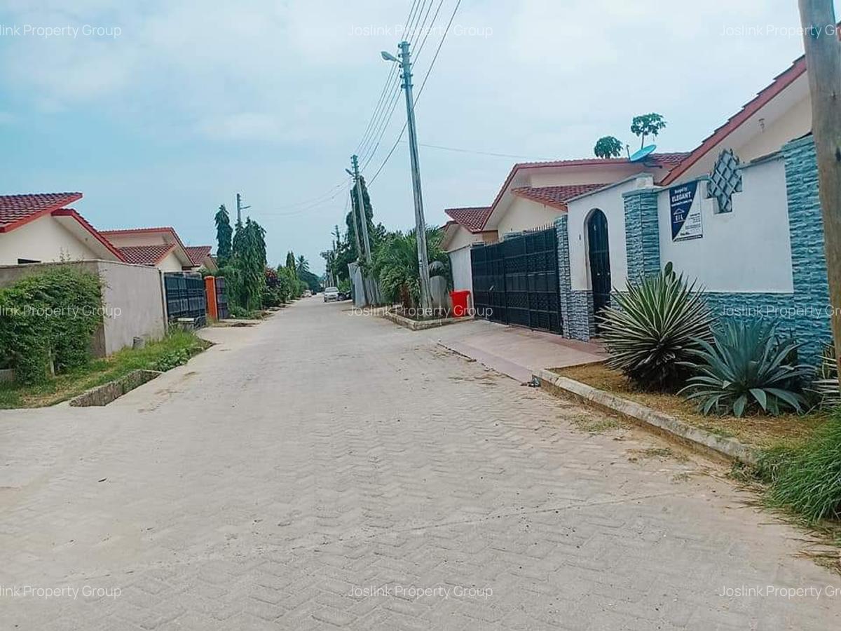 3 Bed Apartment with En Suite in Nyali Area - 12