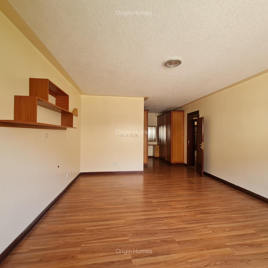 4 Bed Townhouse with En Suite at Brookside - 8
