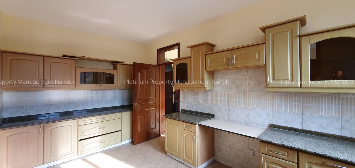 3 Bed Apartment with En Suite in Parklands - 8
