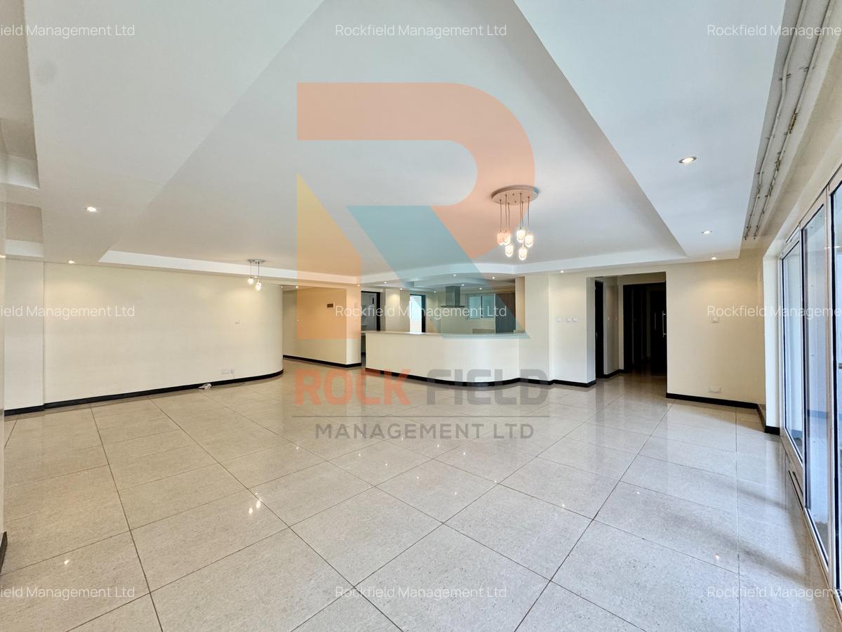 3 Bed Apartment with En Suite in Riverside - 9