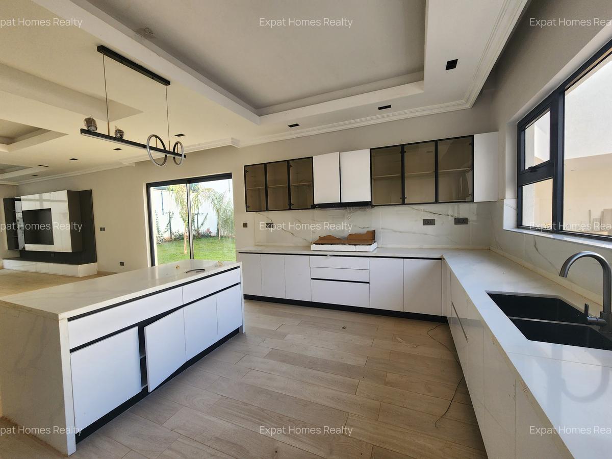 5 Bed Villa with Staff Quarters in Lavington - 7