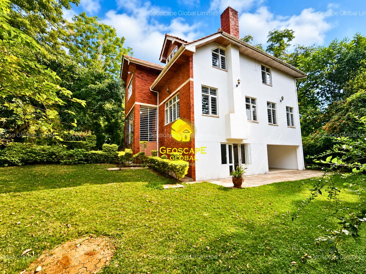 5 Bed House with En Suite in Rosslyn - 1