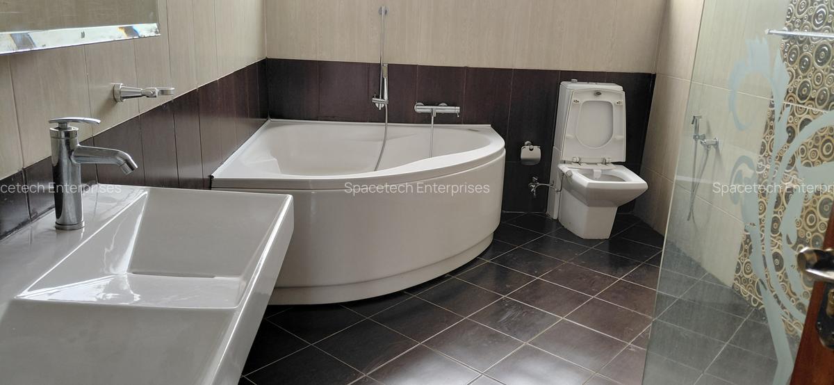 5 Bed Townhouse with En Suite in Westlands Area - 16