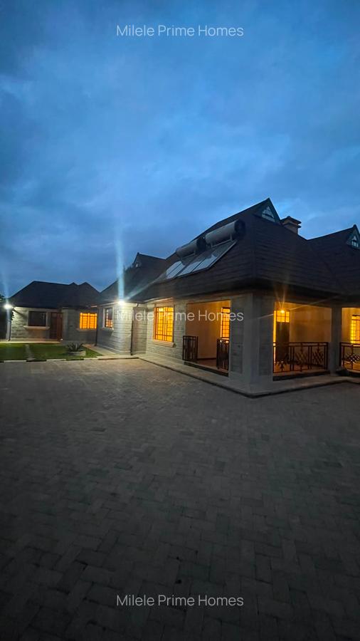 3 Bed House with En Suite in Cianda - 2