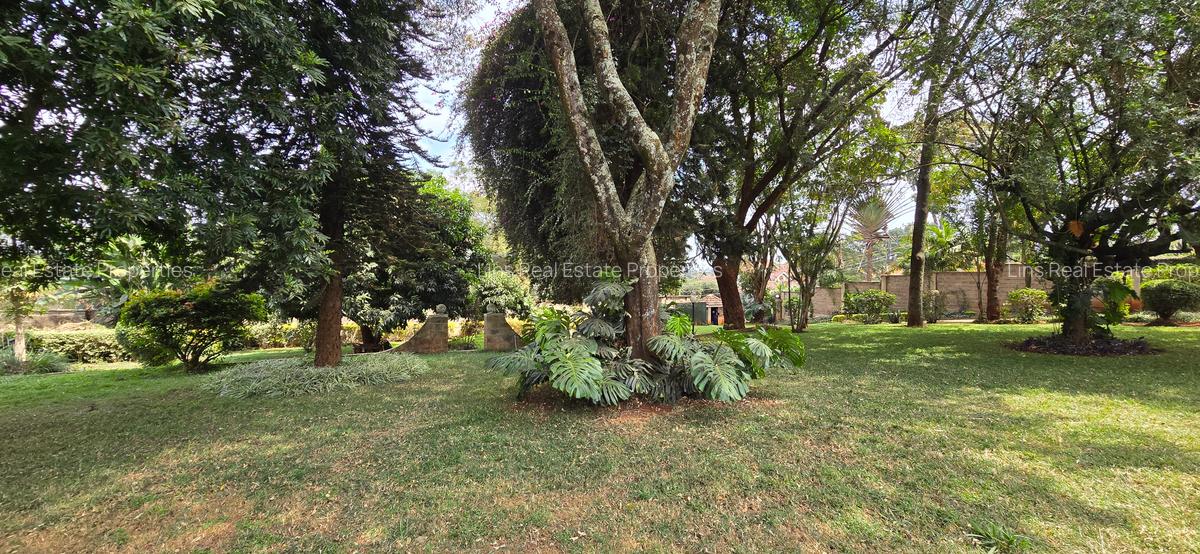 5 Bed House with En Suite in Runda - 4