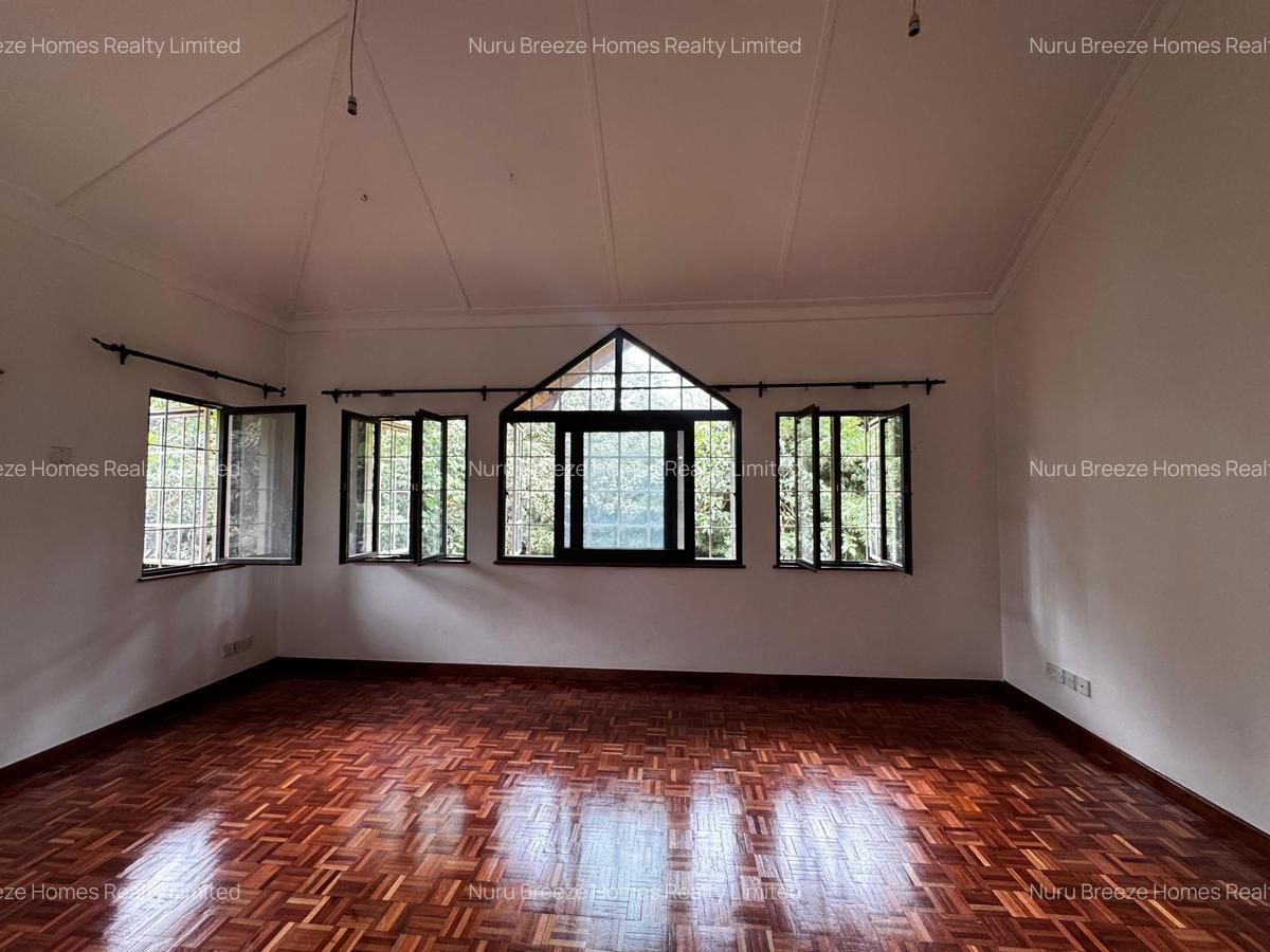 5 Bed Townhouse with En Suite in Rosslyn - 14