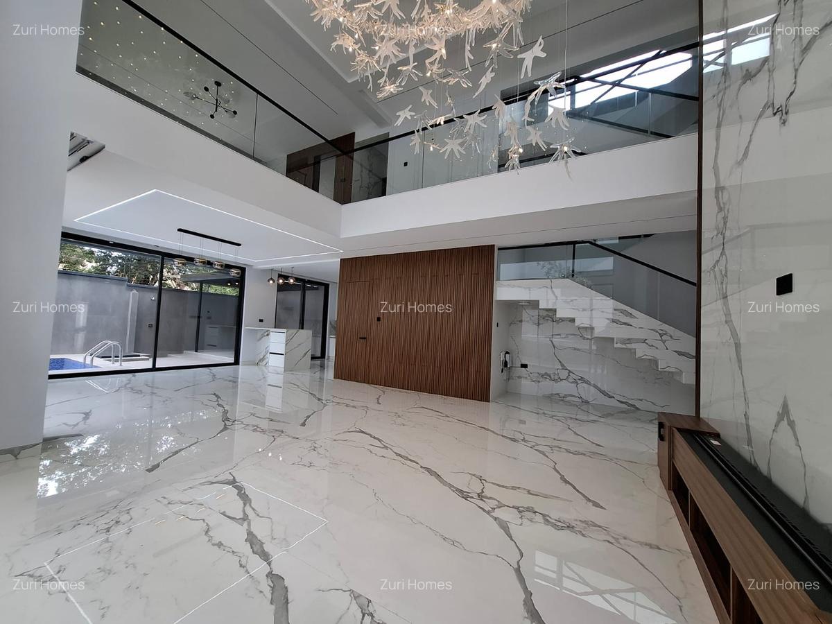 6 Bed Townhouse with En Suite in Lavington - 2