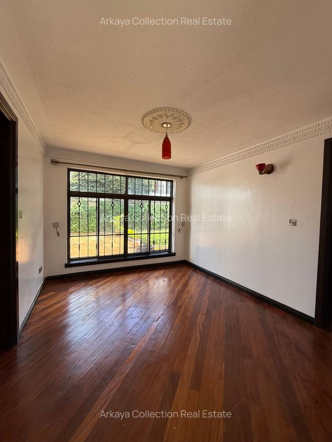 5 Bed House with En Suite in Runda - 6