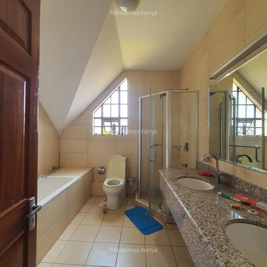 4 Bed Townhouse with En Suite at Chalbi Drive - 10