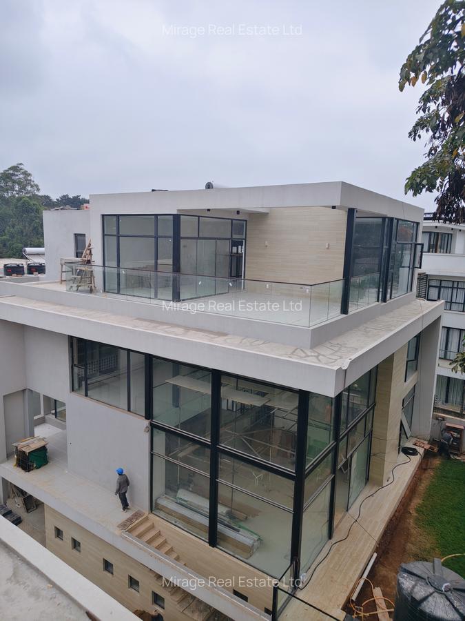 6 Bed Villa with En Suite in Lavington - 9