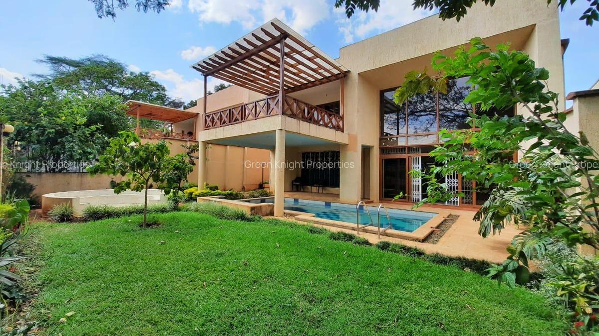 5 Bed Townhouse with En Suite in Lavington - 1