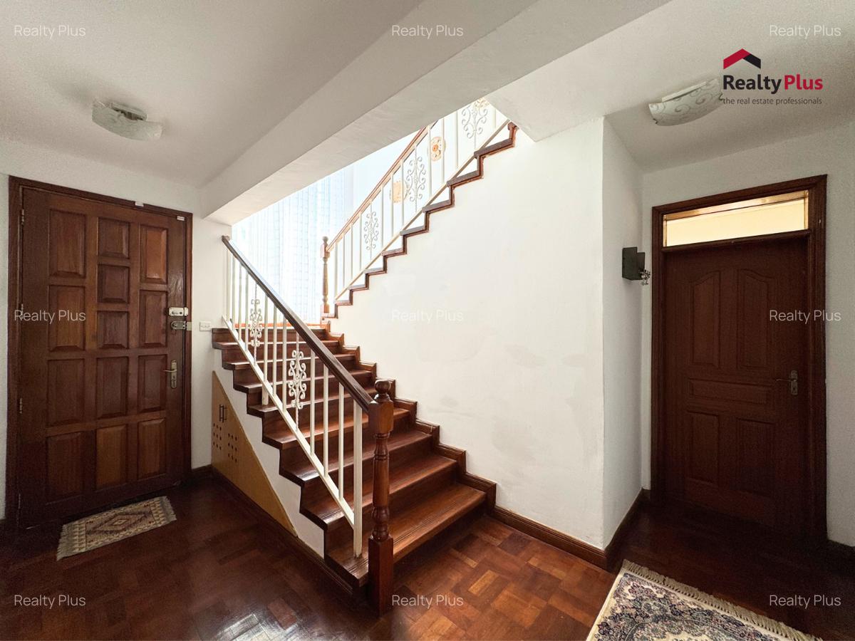 4 Bed Townhouse with En Suite in Runda - 16