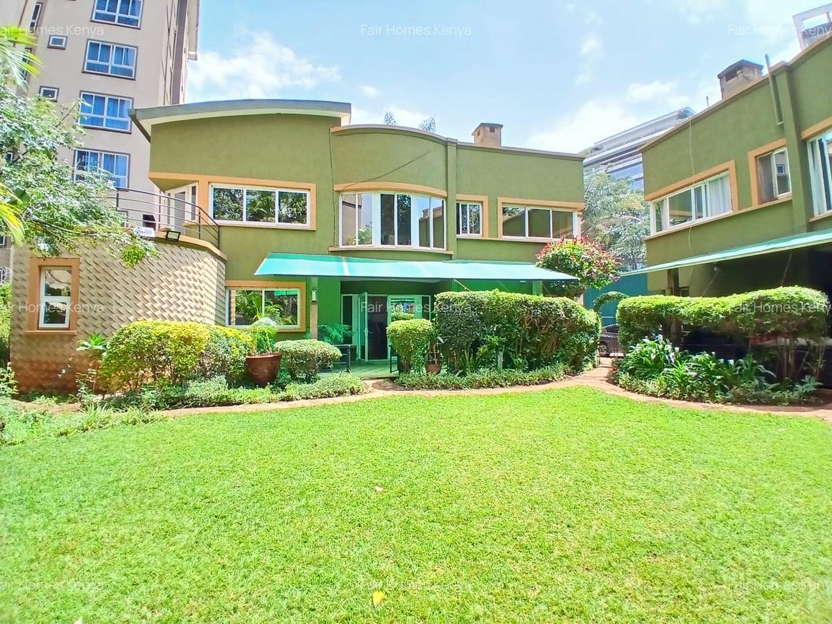 4 Bed Townhouse with En Suite at Riverside Drive - 1