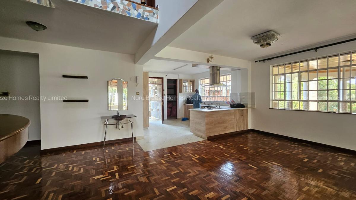 5 Bed House with En Suite in Runda - 16