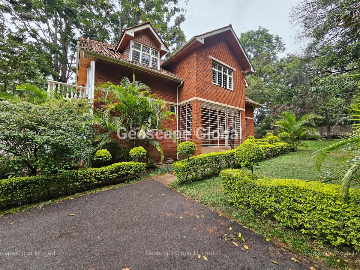 5 Bed House with En Suite in Rosslyn - 1