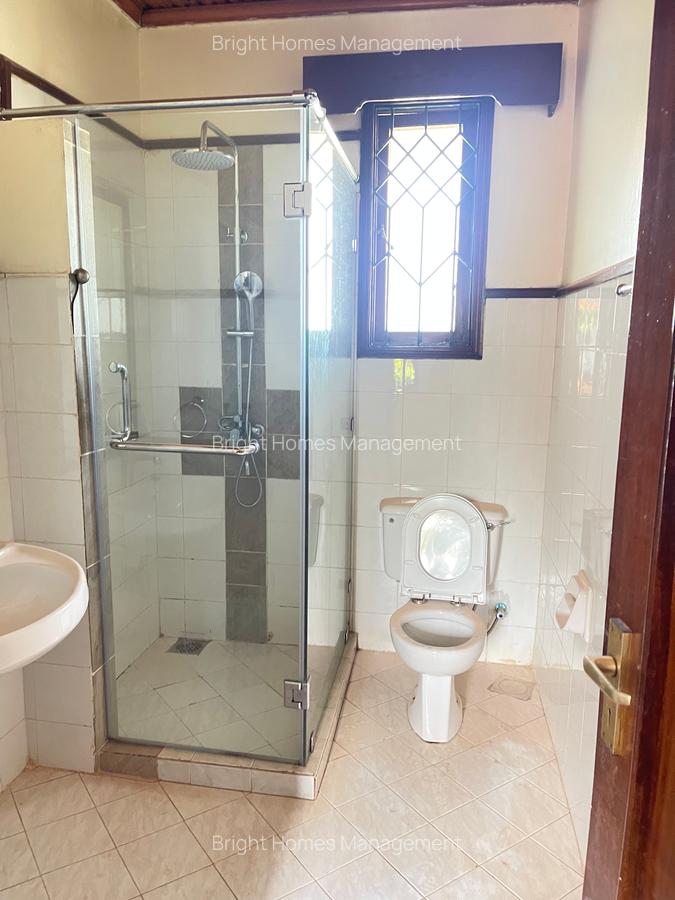 4 Bed Townhouse with En Suite in Lavington - 13
