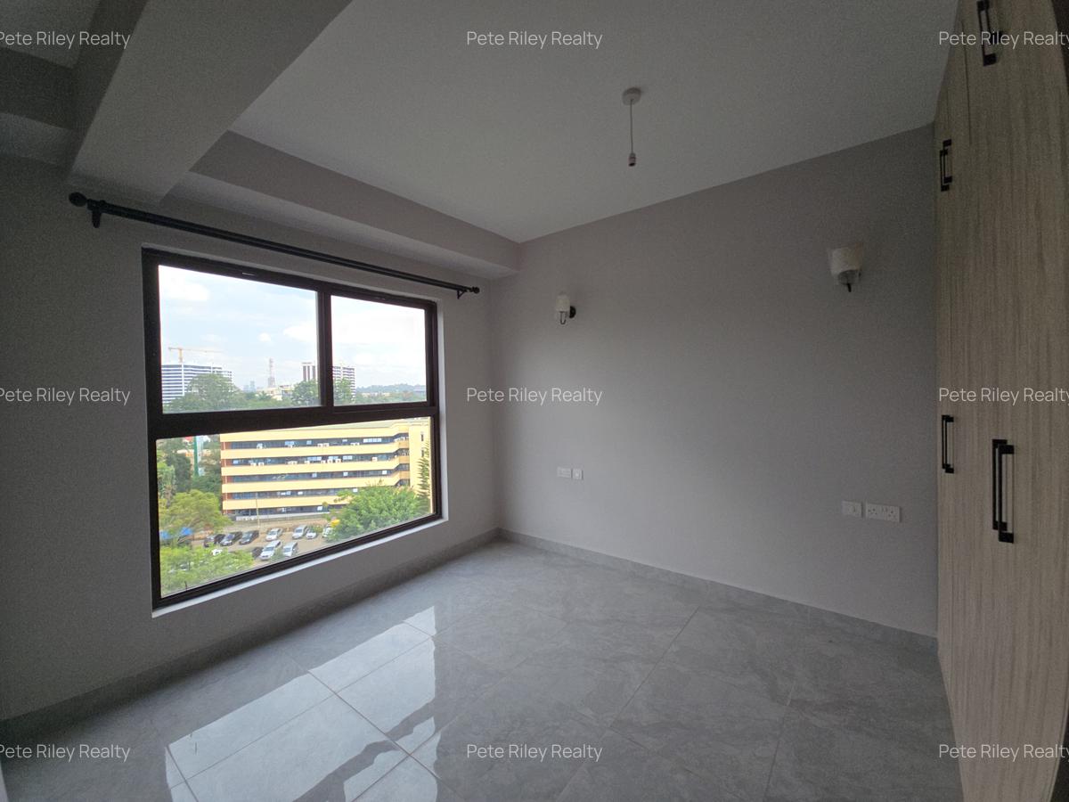 3 Bed Apartment with En Suite at School Lane - 10