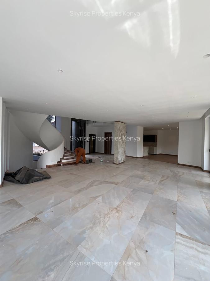 5 Bed Villa with En Suite in Nyari - 15