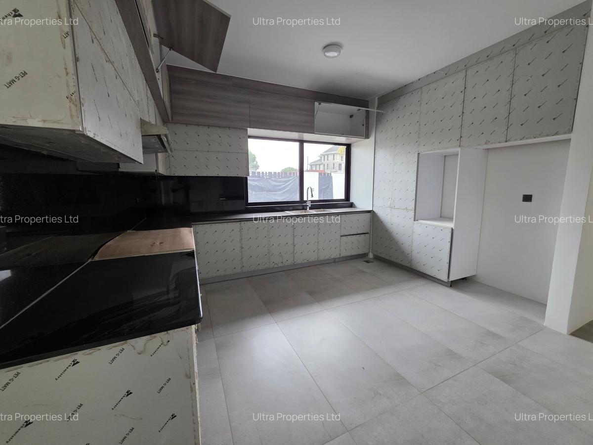 4 Bed Villa with En Suite in Runda - 9