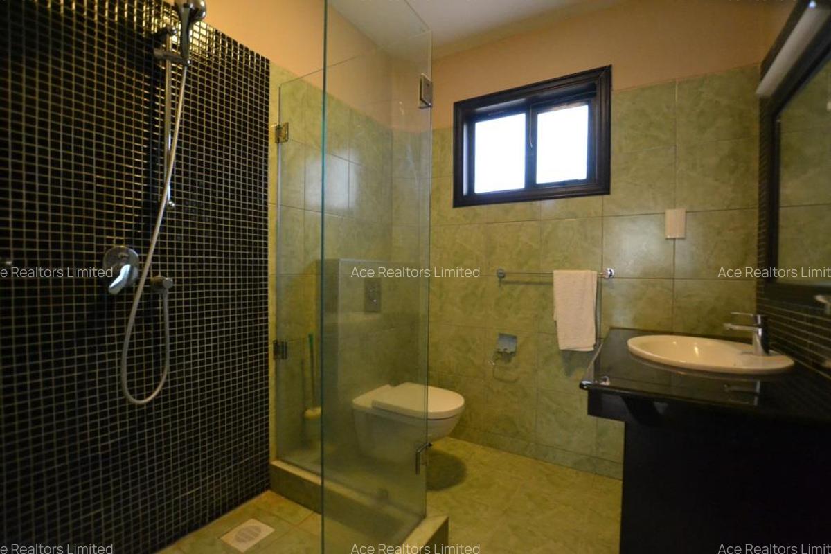 3 Bed Townhouse with En Suite at Grevellia Groove - 13