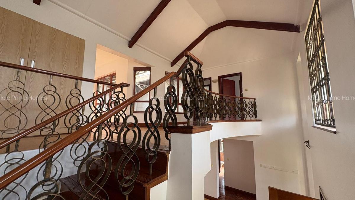5 Bed Villa with En Suite at Mimosa - 11