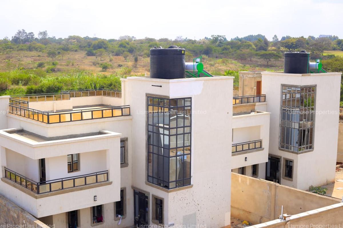 4 Bed House with En Suite in Kenyatta Road - 11
