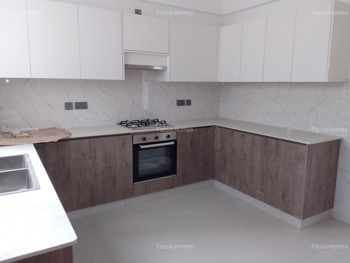 3 Bed Apartment with En Suite in Westlands Area - 11