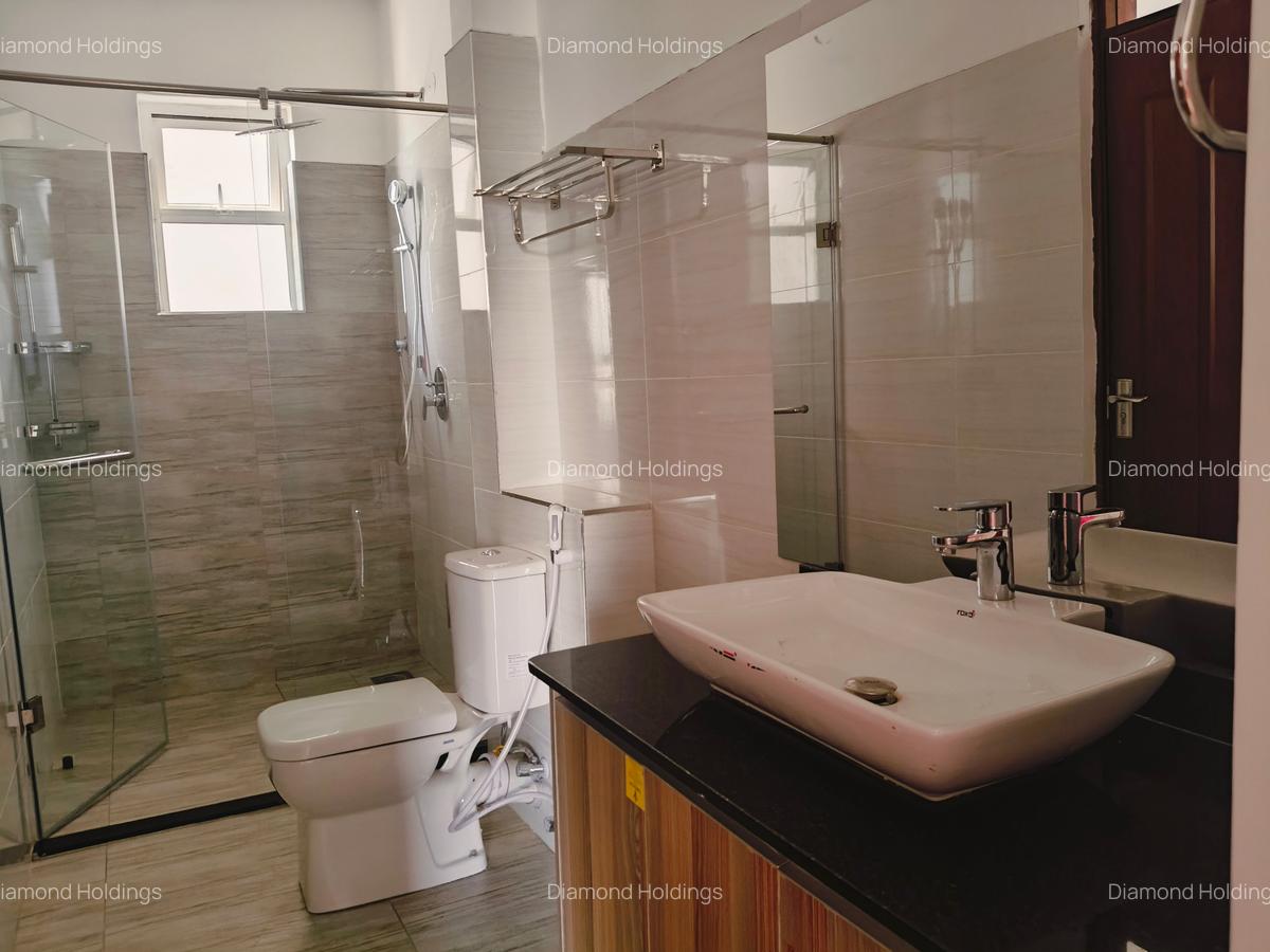 3 Bed Apartment with En Suite at Parklands - 13