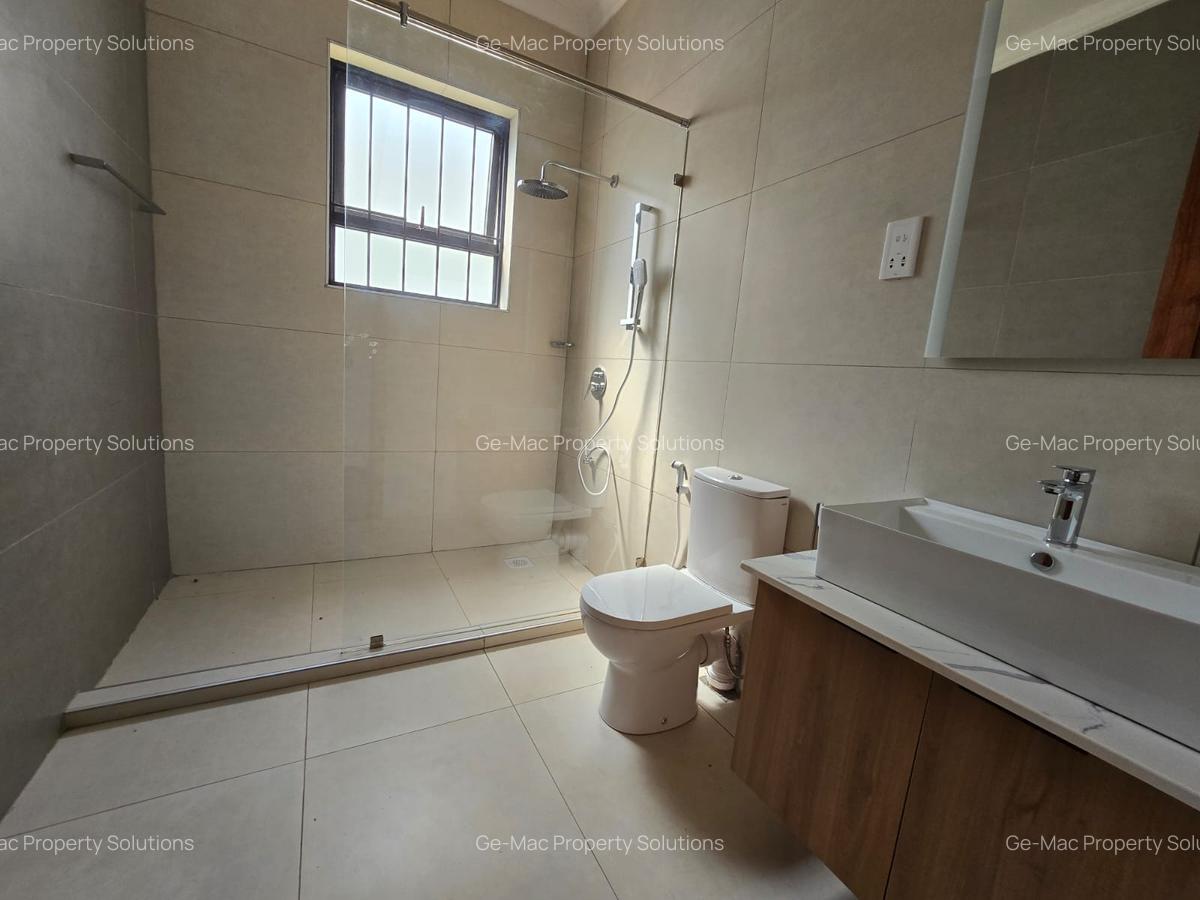 6 Bed House with En Suite in Loresho - 13