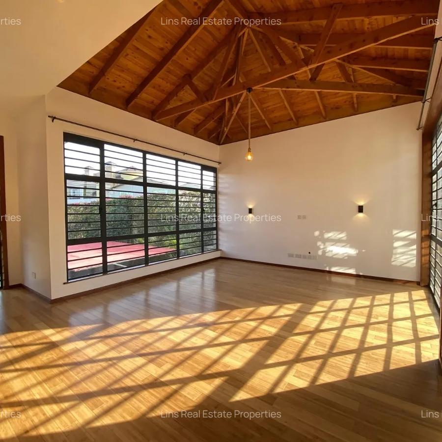 3 Bed House with En Suite in Rosslyn - 11