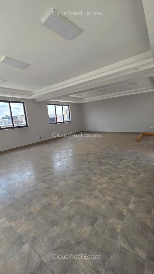 3 Bed Apartment with En Suite in Parklands - 19