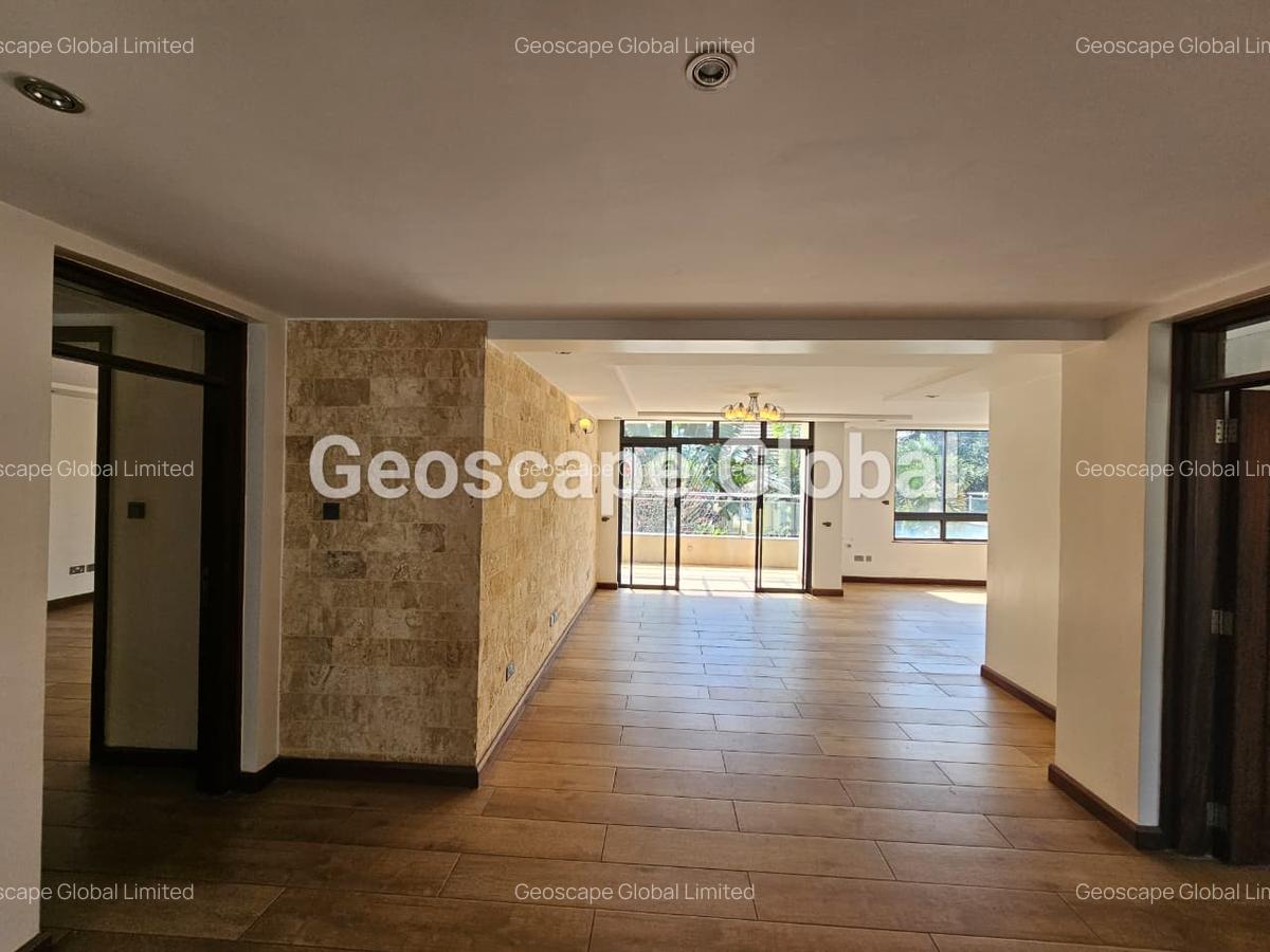 5 Bed Townhouse with En Suite in Lavington - 3