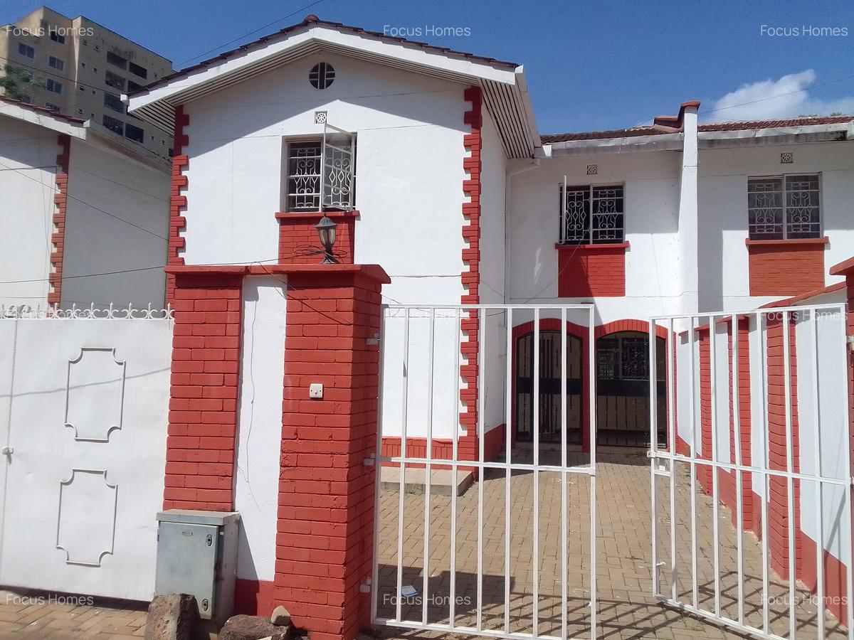 5 Bed Townhouse with En Suite in Lavington - 1