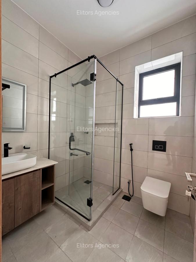 3 Bed Apartment with En Suite at Brookside Drive - 16