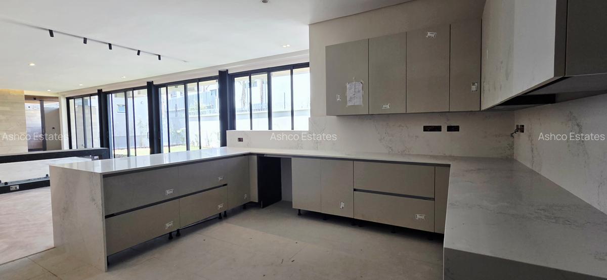 5 Bed Villa with En Suite at Granville Grove - 5
