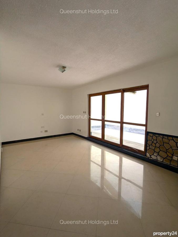 4 Bed Townhouse with En Suite in Westlands Area - 10