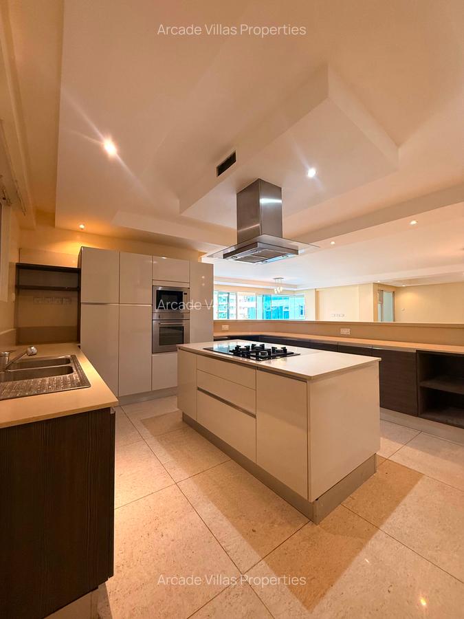 3 Bed Apartment with En Suite in Riverside - 8