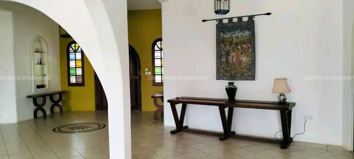 4 Bed Townhouse with En Suite at Paparemo - 5