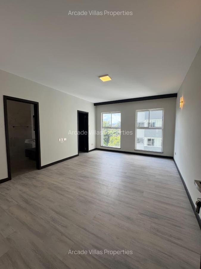 3 Bed Apartment with En Suite in Riverside - 8