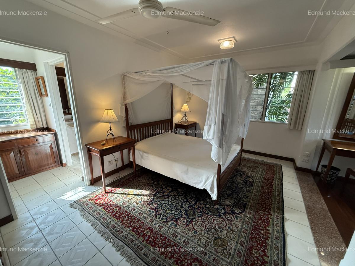 Serviced 2 Bed Apartment with En Suite at Ras Kisauni Road - 4
