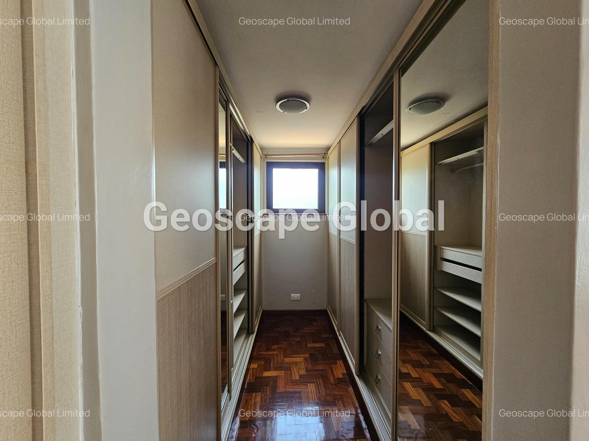 3 Bed Apartment with En Suite in Riverside - 9