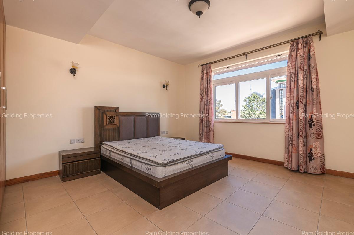3 Bed Apartment with En Suite at School Lane - 11