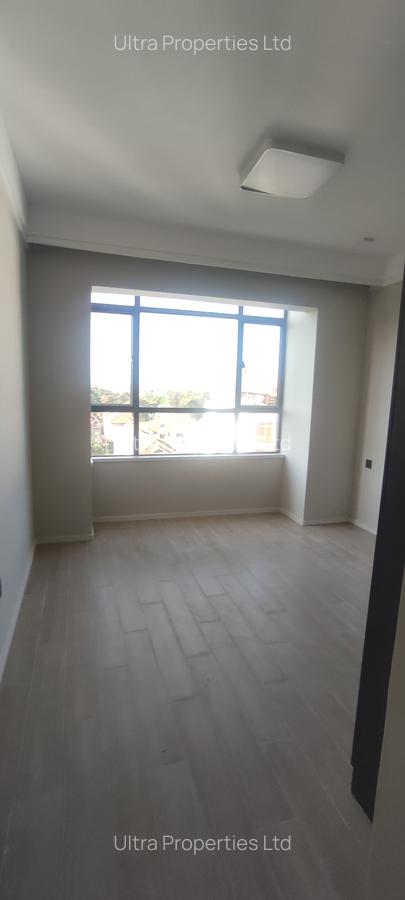 2 Bed Apartment with En Suite in Lavington - 10