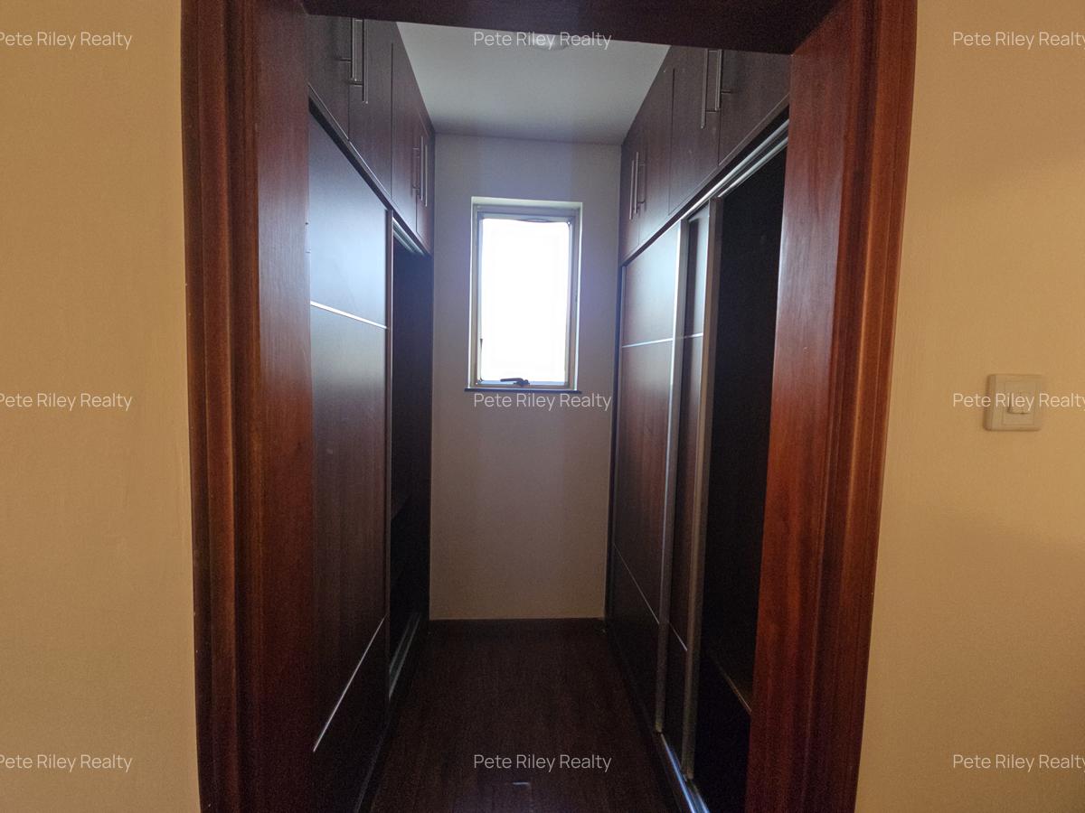 5 Bed Villa with En Suite at Chalbi Drive - 14